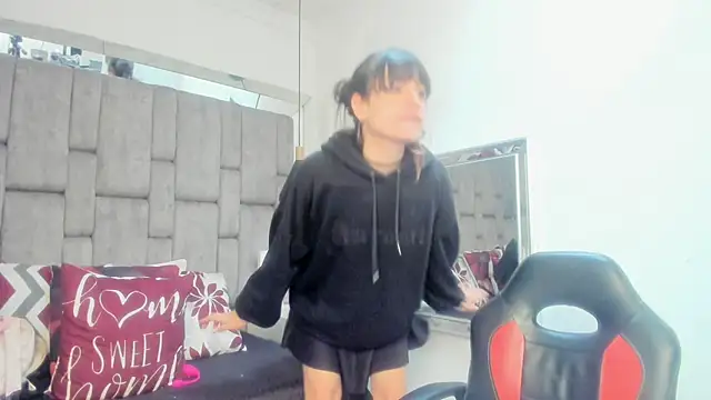 JenniQ69 online show from March 2026 01:50:01 PM