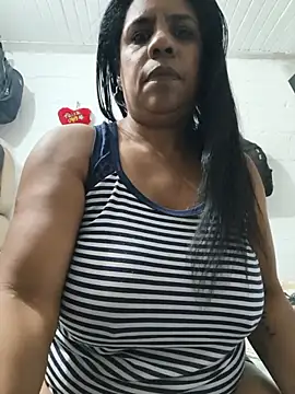Zeyllyjhonson online show from May 2026 12:02:02 PM