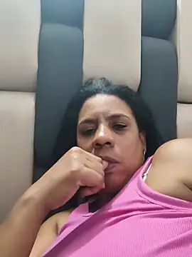 Zeyllyjhonson online show from June 2026 07:42:01 PM