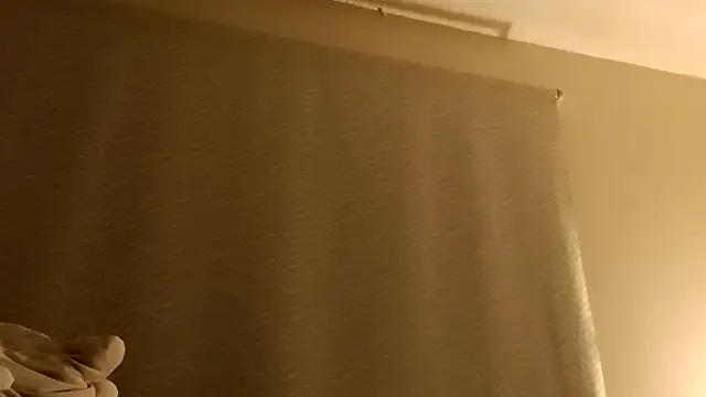 Snapshot of Raven__5 chatting on February 2026 04:21:02 AM Raven 5 online show from February 2026 04:21:02 AM