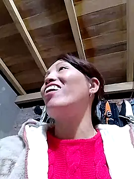 Snapshot of Gummiesu chatting on February 2026 02:15:02 AM Gummiesu online show from February 2026 02:15:02 AM