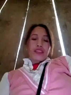 Snapshot of Gummiesu chatting on February 2026 07:12:01 AM Gummiesu online show from February 2026 07:12:01 AM