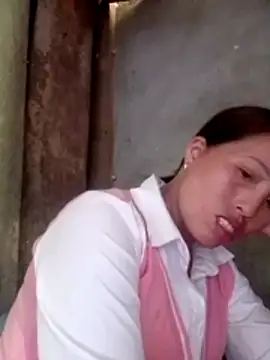 Snapshot of Gummiesu chatting on February 2026 06:31:01 AM Gummiesu online show from February 2026 06:31:01 AM