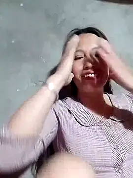 Snapshot of Gummiesu chatting on February 2026 08:16:01 PM Gummiesu online show from February 2026 08:16:01 PM