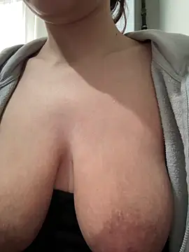 Snapshot of MisyonerNur chatting on February 2026 07:50:01 AM MisyonerNur online show from February 2026 07:50:01 AM