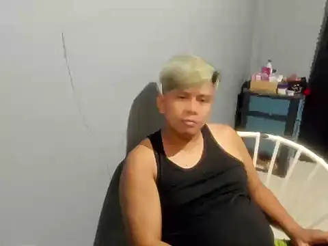 Snapshot of Clark_Asian chatting on February 2026 06:40:02 AM Clark Asian online show from February 2026 06:40:02 AM