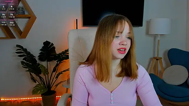 Snapshot of Kiss_Moon chatting on February 2026 06:57:02 PM Kiss Moon online show from February 2026 06:57:02 PM