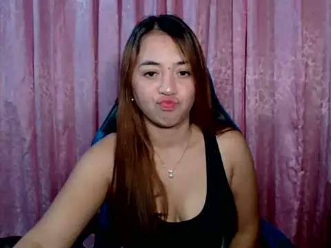 pinay mayahiga online show from April 2026 02:00:02 PM