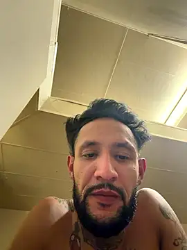 Snapshot of CcincoVilla chatting on January 2026 07:02:01 AM CcincoVilla online show from January 2026 07:02:01 AM