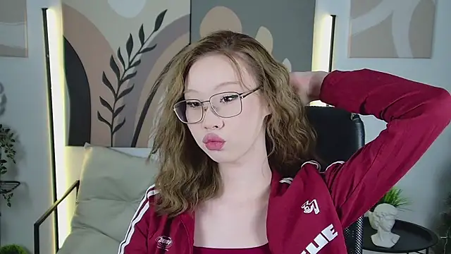 Snapshot of SarahRice chatting on February 2026 04:34:02 PM SarahRice online show from February 2026 04:34:02 PM