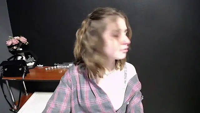 Snapshot of Sunny_siren chatting on February 2026 02:31:01 PM Sunny siren online show from February 2026 02:31:01 PM