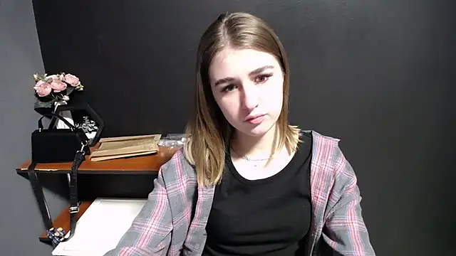 Snapshot of Sunny_siren chatting on February 2026 01:29:01 PM Sunny siren online show from February 2026 01:29:01 PM