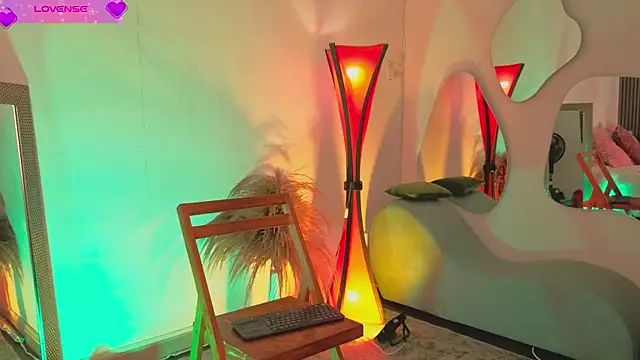 fransheskarossi online show from May 2026 11:38:02 AM