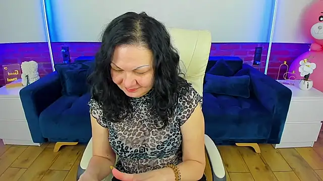 Snapshot of IrissMoon chatting on January 2026 06:50:01 AM IrissMoon online show from January 2026 06:50:01 AM