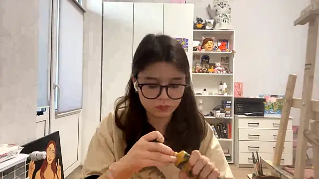 Snapshot of SaintMari chatting on April 2026 12:13:01 PM SaintMari online show from April 2026 12:13:01 PM