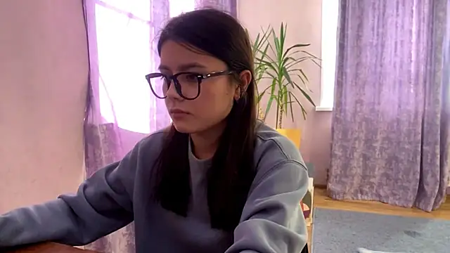 SaintMari online show from May 2026 02:43:01 PM