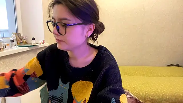 SaintMari online show from May 2026 02:15:02 PM