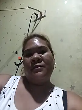 Snapshot of queen_lovely69 chatting on January 2026 12:43:01 PM queen lovely69 online show from January 2026 12:43:01 PM