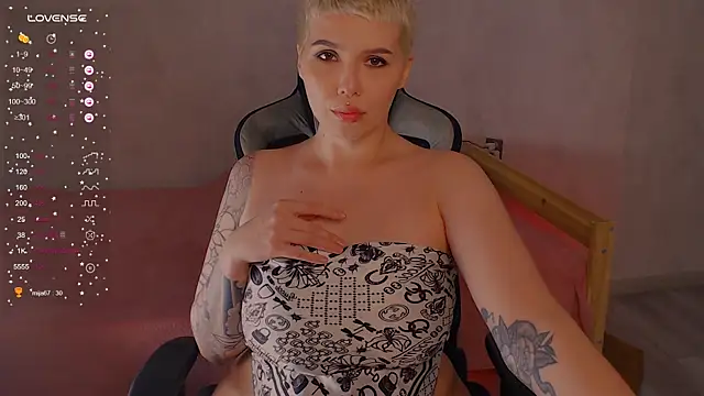 Elise Day online show from June 2026 04:28:01 PM