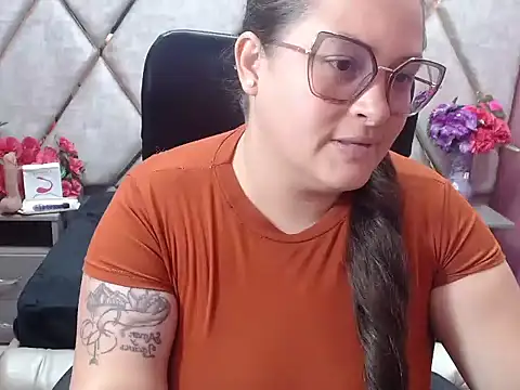 Snapshot of Sarah_Boobs_ chatting on February 2026 07:43:01 PM Sarah Boobs online show from February 2026 07:43:01 PM