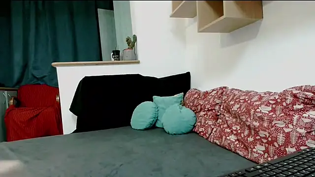 Snapshot of Crista-Elio chatting on February 2026 04:04:01 PM Crista-Elio online show from February 2026 04:04:01 PM