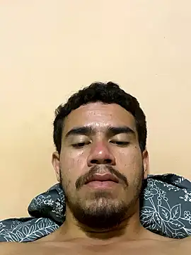 Snapshot of reipromiscuo01 chatting on January 2026 01:43:01 AM reipromiscuo01 online show from January 2026 01:43:01 AM