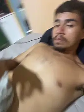 Snapshot of reipromiscuo01 chatting on February 2026 01:25:02 AM reipromiscuo01 online show from February 2026 01:25:02 AM