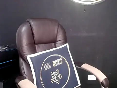 Snapshot of luisandri_ chatting on February 2026 10:26:02 PM luisandri online show from February 2026 10:26:02 PM