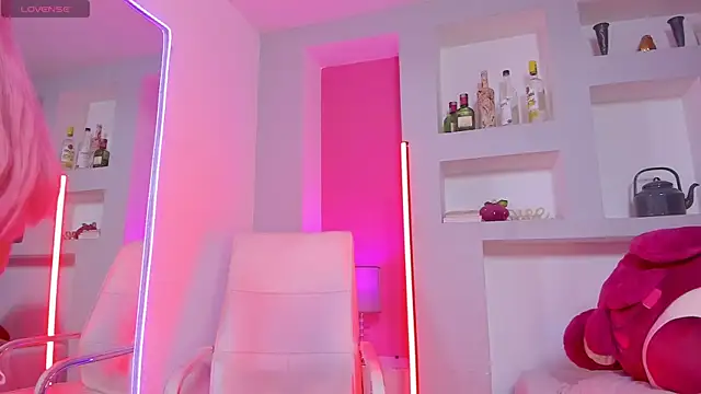 Snapshot of Rosy_Sweet chatting on February 2026 12:02:01 PM Rosy Sweet online show from February 2026 12:02:01 PM