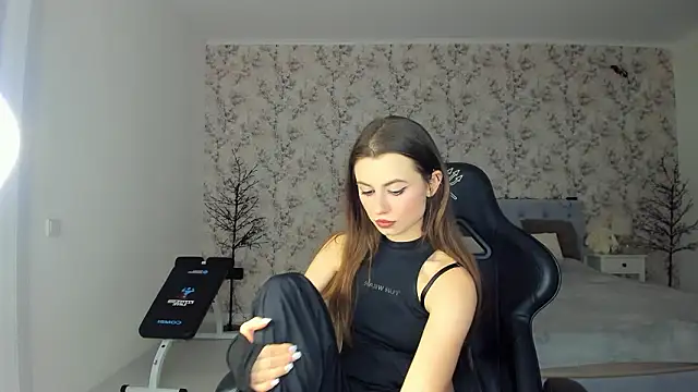 Snapshot of Hot_Molly5 chatting on February 2026 07:31:01 PM Hot Molly5 online show from February 2026 07:31:01 PM