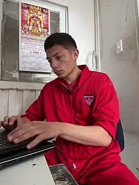 santiObrero online show from February 2026 03:53:01 PM