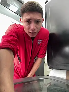 santiObrero online show from March 2026 02:50:01 PM