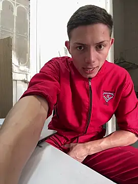 santiObrero online show from March 2026 03:11:01 PM