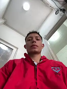 santiObrero online show from May 2026 03:18:02 PM