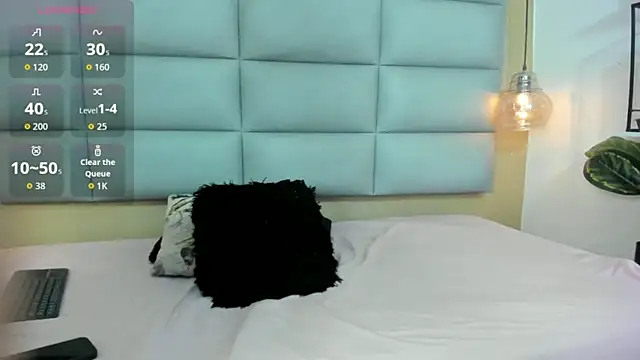 Snapshot of miss-liz- chatting on February 2026 01:05:02 PM miss-liz- online show from February 2026 01:05:02 PM