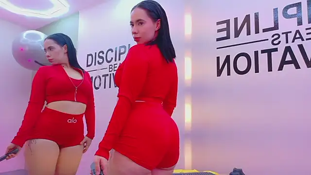 Snapshot of Sienna-Gold chatting on January 2026 07:34:01 PM Sienna-Gold online show from January 2026 07:34:01 PM