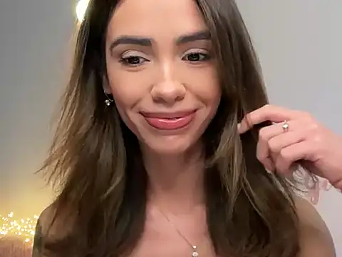 Snapshot of AyanaLys chatting on January 2026 02:21:01 PM AyanaLys online show from January 2026 02:21:01 PM