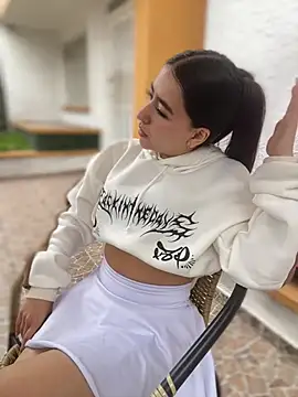 Snapshot of AuroraJohns_Pink chatting on February 2026 07:54:01 PM AuroraJohns Pink online show from February 2026 07:54:01 PM