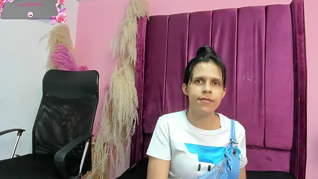 mitzukywinteer online show from April 2026 08:09:01 PM