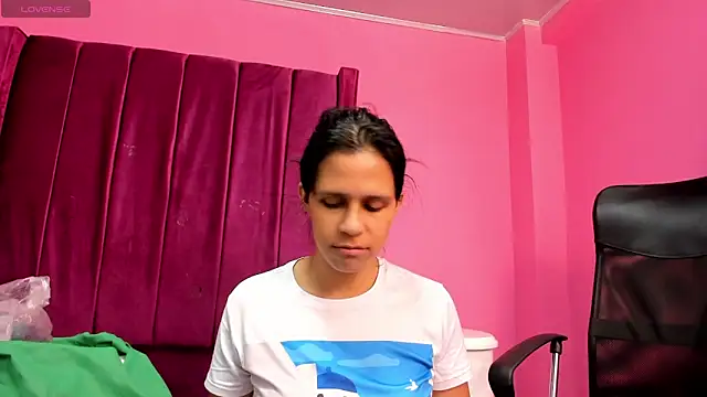 mitzukywinteer online show from May 2026 08:49:02 PM