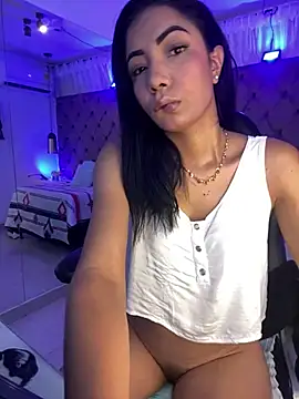 Auri   online show from May 2026 07:31:02 PM