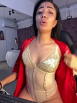 Auri   online show from May 2026 07:33:02 PM