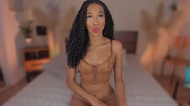 KaryMooon online show from May 2026 10:04:02 PM