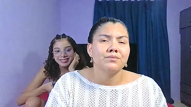 Snapshot of Helena-Paola chatting on February 2026 05:26:02 AM Helena-Paola online show from February 2026 05:26:02 AM