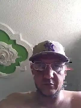 Snapshot of Juanstevan2724 chatting on February 2026 08:42:02 PM Juanstevan2724 online show from February 2026 08:42:02 PM