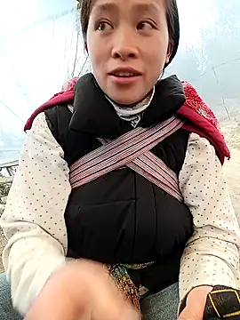 Snapshot of Hari-saka chatting on February 2026 03:03:02 AM Hari-saka online show from February 2026 03:03:02 AM