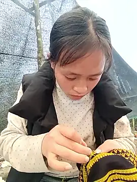 Snapshot of Hari-saka chatting on February 2026 09:27:02 AM Hari-saka online show from February 2026 09:27:02 AM