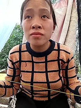 Snapshot of Hari-saka chatting on February 2026 09:28:02 AM Hari-saka online show from February 2026 09:28:02 AM