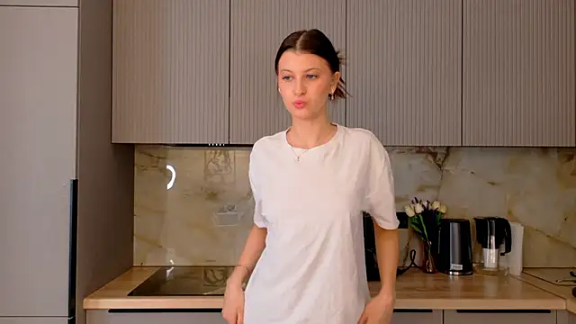 LouiseChavez online show from February 2026 05:34:02 AM