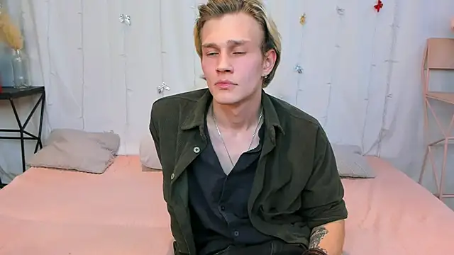 Snapshot of Volan_Starts chatting on January 2026 03:38:02 PM Volan Starts online show from January 2026 03:38:02 PM